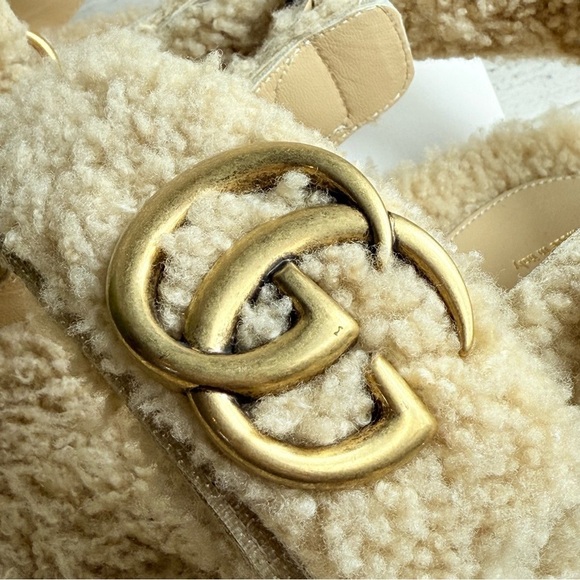 Gucci Women’s 38.5 Merino Wool Shearling GG Marmont Dad Sandals Buterscotch NEW - Picture 6 of 16